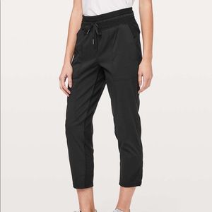 Lululemon studio crops *25inch